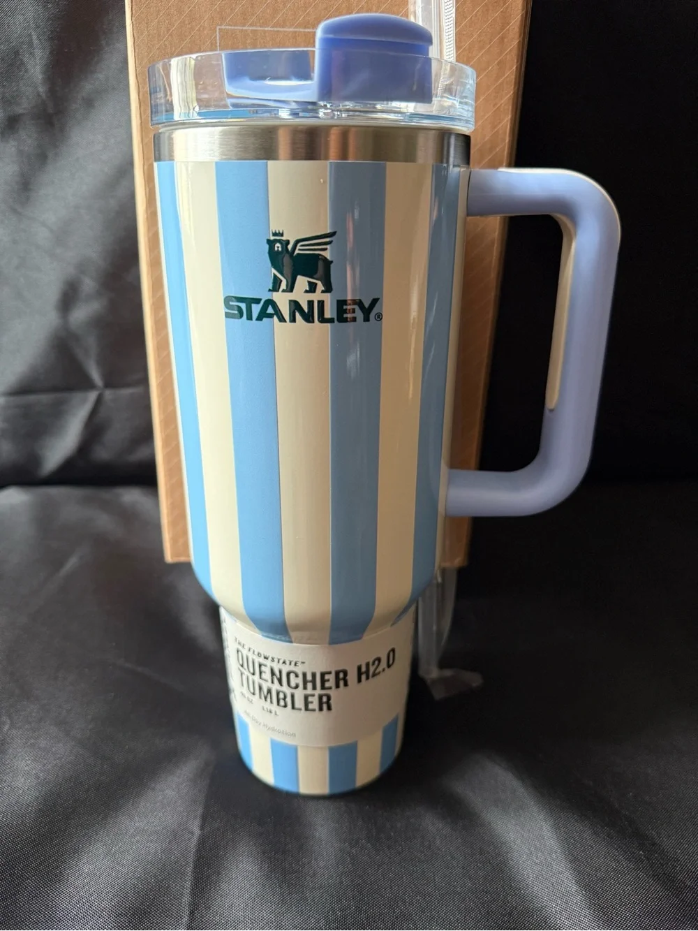 New Stanley 40oz Quencher H2.0 Tumbler - Classy Blue & White Stripe - Picture 2 of 8
